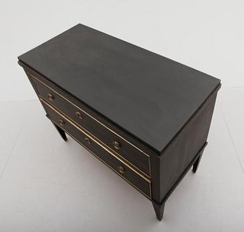 BYRÅ, gustaviansk stil, 1900-talets första hälft.