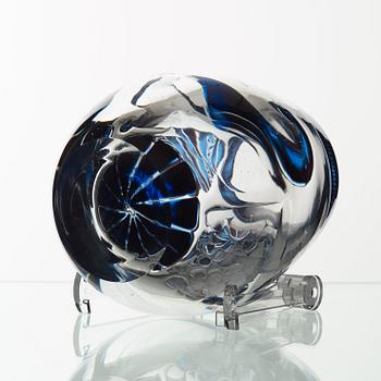 Edvin Öhrström, an 'Ariel' glass vase, Orrefors 1956.