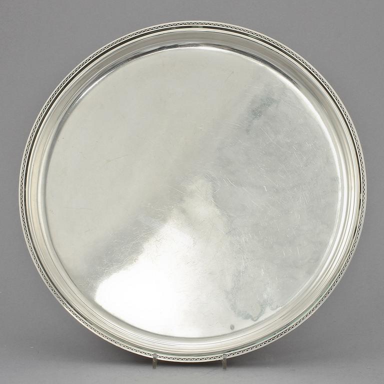 BRICKA, silver, Borgila, Stockholm, 1957. Vikt ca 1 600 g.