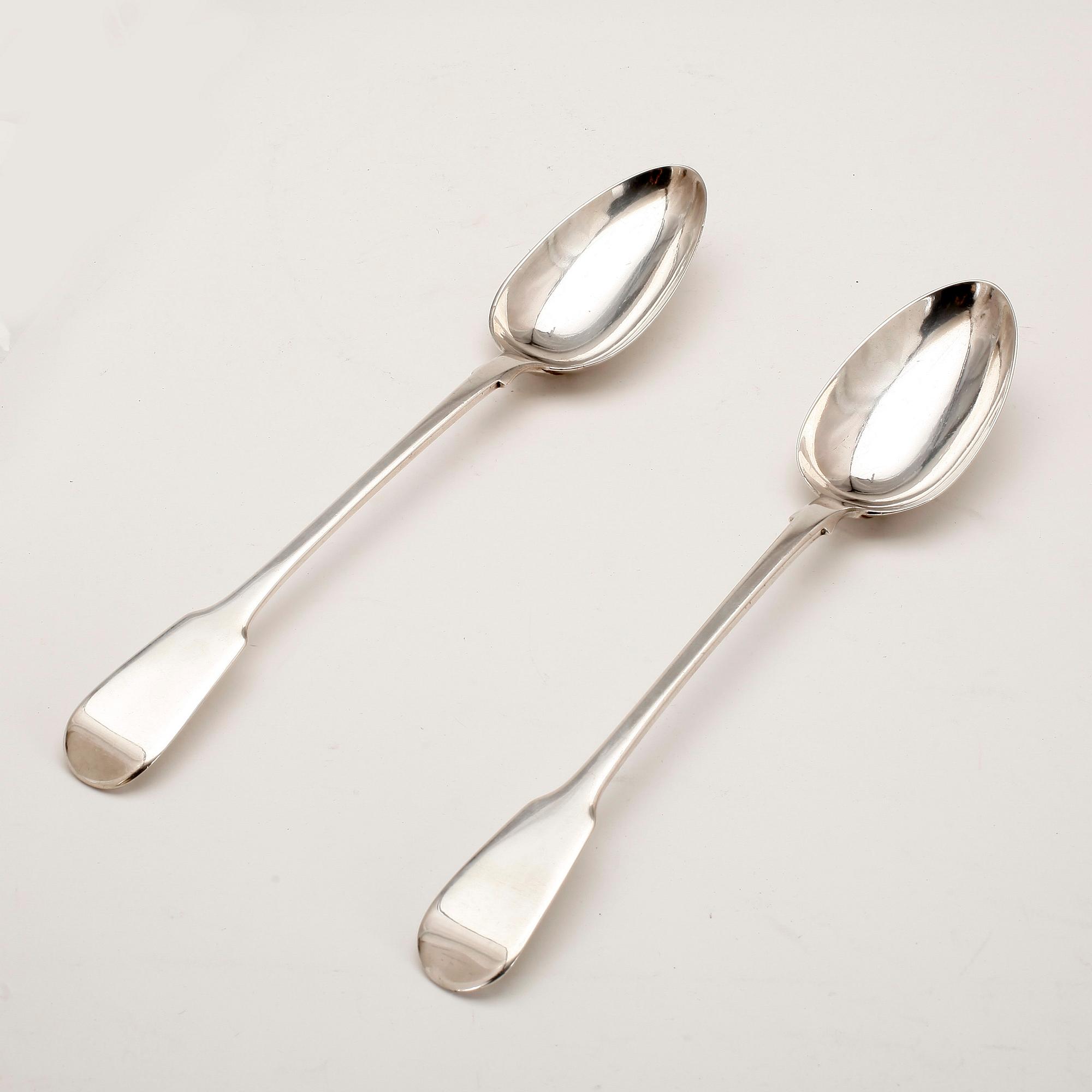 RAGUSKEDAR, ett par, silver, London 1831. Tot ca 243 gram.