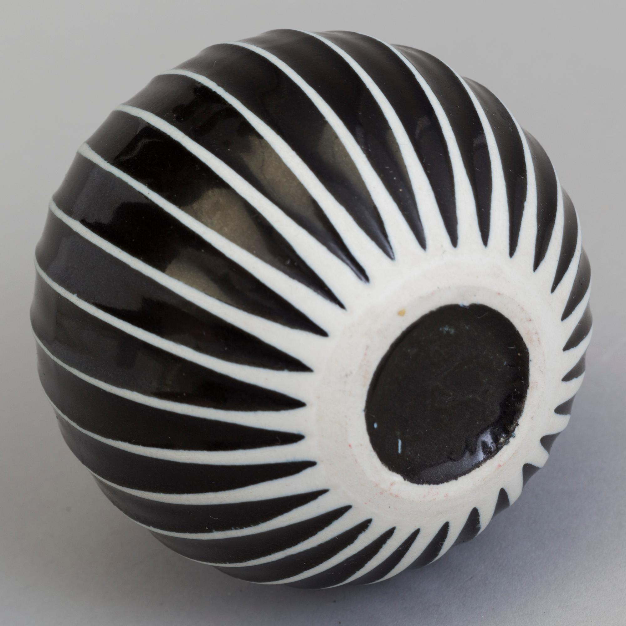 A Stig Lindberg earthenware 'Domino' vase, for Gustabsnerg. 1955-1969.