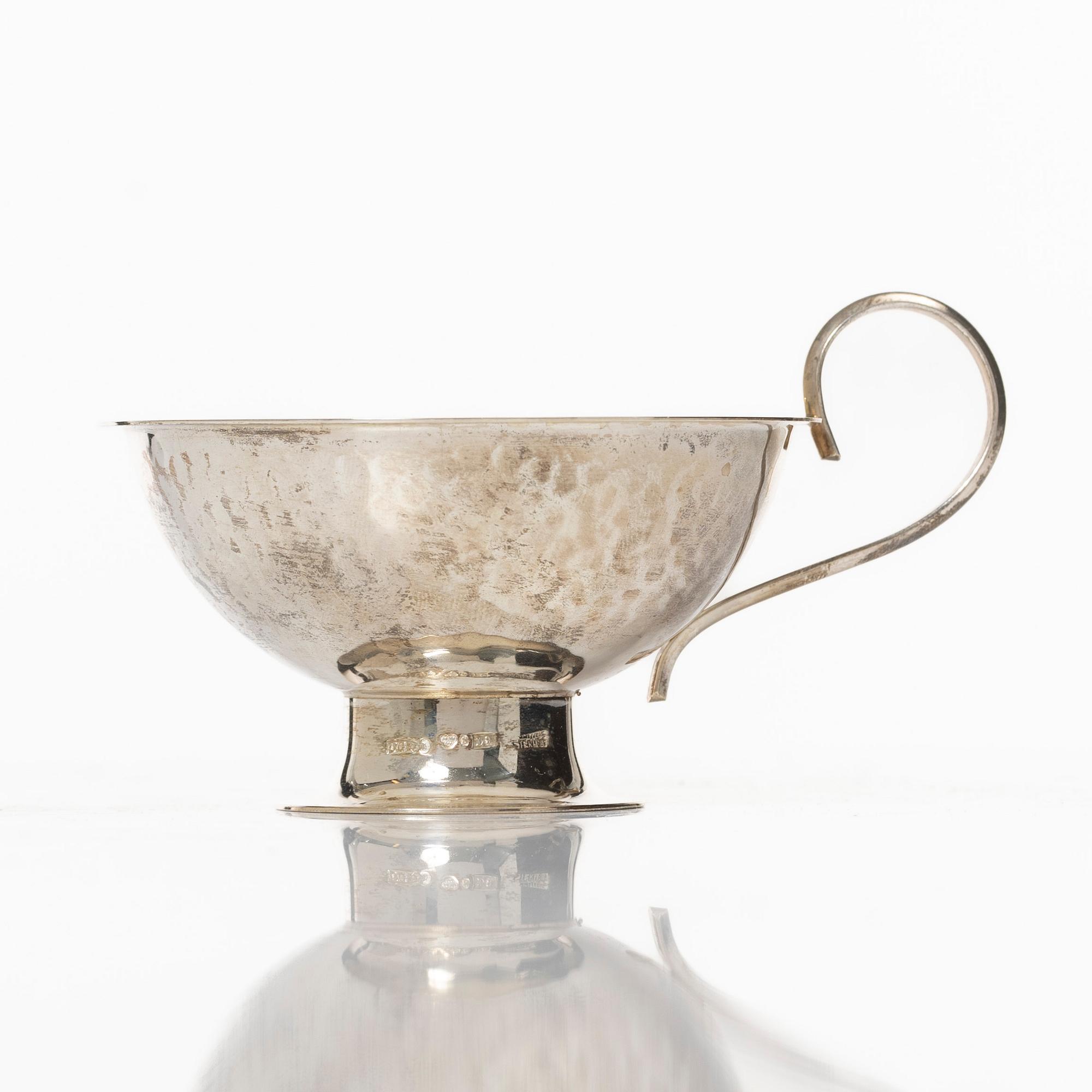 C.G. Hallberg, Six Swedish sterling silver punch mugs, Stockholm 1961.