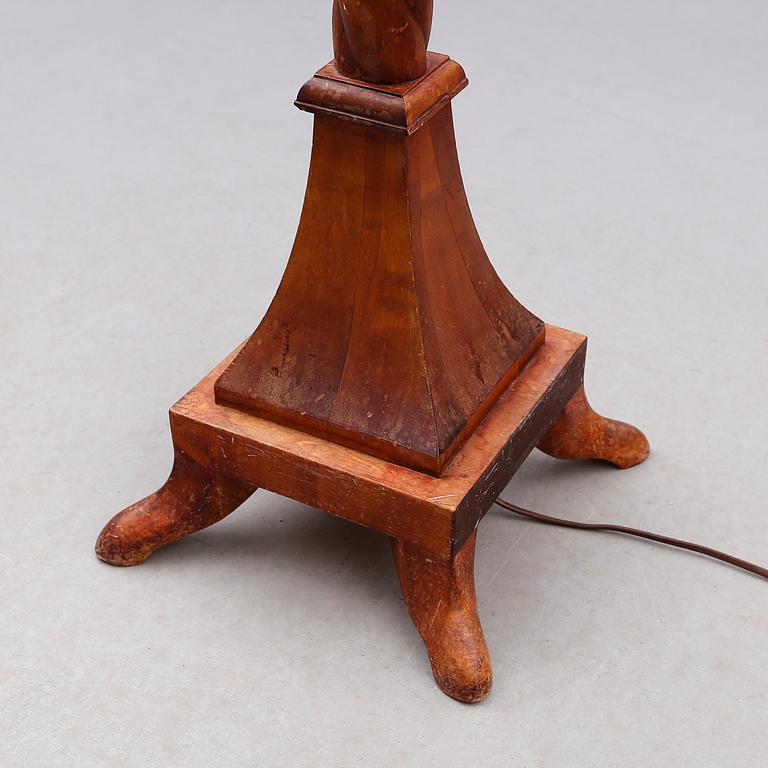 GOLVLAMPA, jugend, 1900-talets början.
