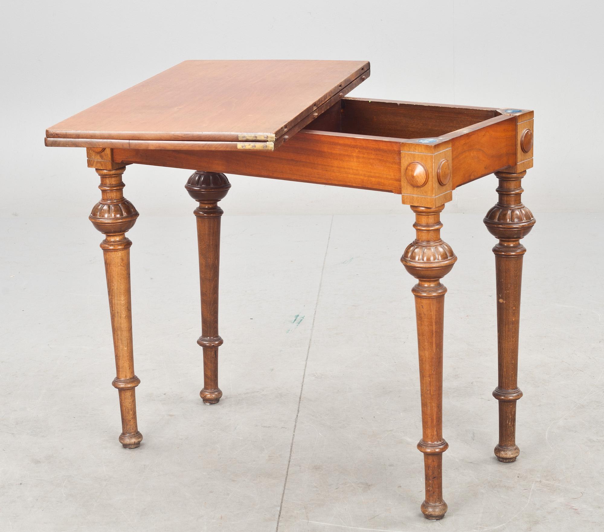 SPELBORD, nyrenässans, omkring 1900.
