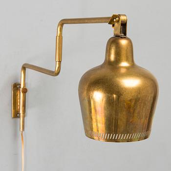 Paavo Tynell, a mid-20th-century '1699' wall lightlight for Taito / Idman.