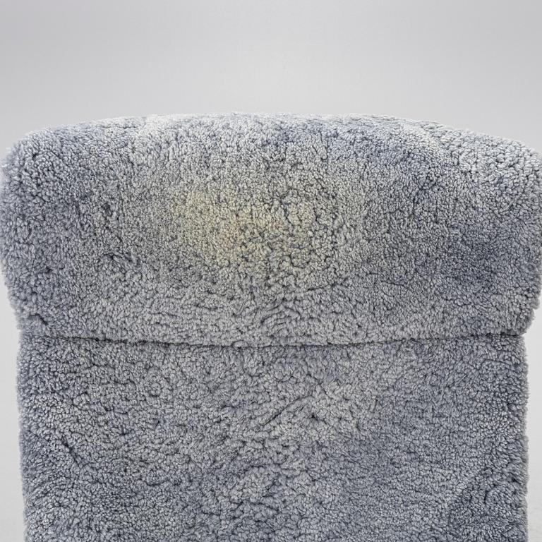 A 'Master' recliner, Conform.