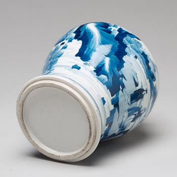 A blue and white jar, Qingdynasty, Kangxi (1662-1722).