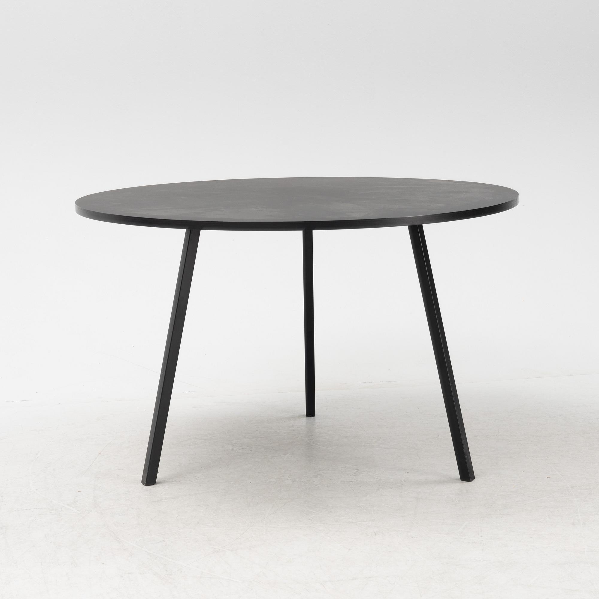 Leif Jørgensen, a 'Loop Stand Round' dining table from HAY, Denmark.