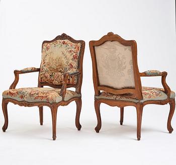 Karmstolar, sex stycken, Frankrike 1700-talets mitt, Louis XV. (Soffa 1800-tal medföljer).