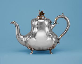 A TEA POT, 84 silver. Mathias Skytt St Petersburg 1869. Weight 813 g.