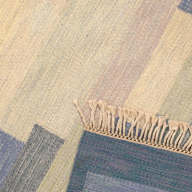 Anne-Marie Boberg, Rug flat weave signed approx. 309x197 cm.