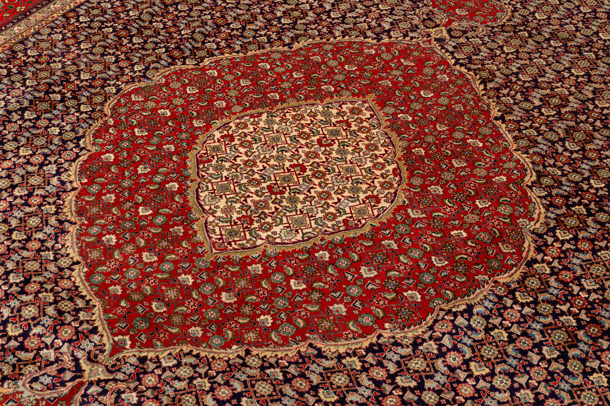 Matta, sk Mahi Täbris, ca 370 x 293 cm.