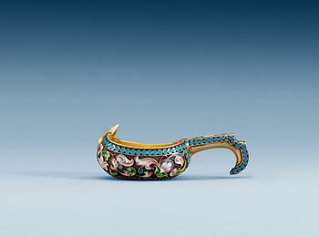 1286. A RUSSIAN SILVER-GILT AND ENAMEL KOVSH, makers mark of Petrovich Chlebnikov, Moscow 1908-1917.