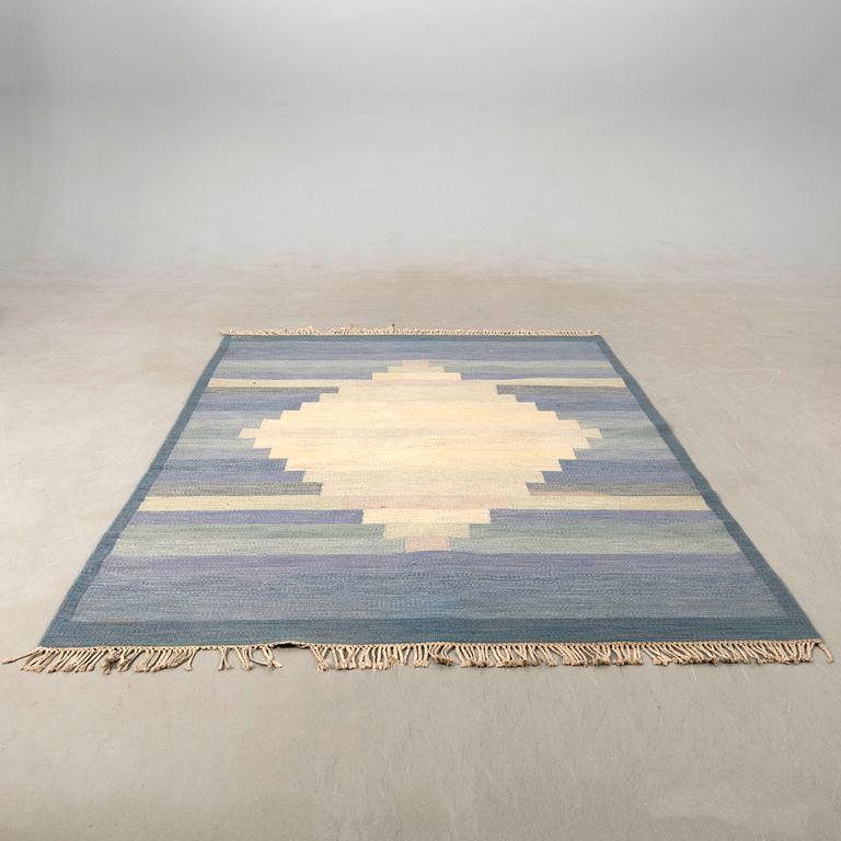 Anne-Marie Boberg, Rug flat weave signed approx. 309x197 cm.