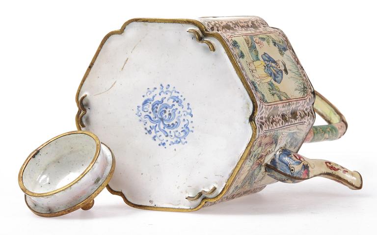 TEKANNA, emalj på metall, Kina, 1800-tal.