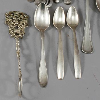 PARTI SILVER, 45 delar, mestadels Sverige, 1800-talets andra hälft- 1900-talets andra hälft, vikt ca 1140 g.