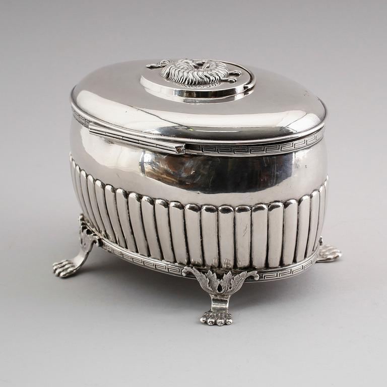 SOCKERSKRIN, silver, Petter Adolf Sjöberg, Stockholm 1822. Vikt ca 672 gram.
