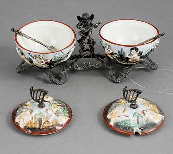 SALT- OCH PEPPARKAR, nyrokoko, silver och fajans, 1800-tal, Italien. Otydliga stämplar undertill.