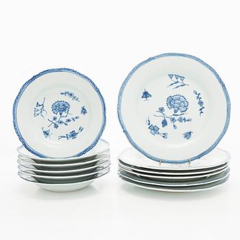 Astiaston osia, 12 osaa, posliinia, "Nejlika", IKEA, IKEA:n 1700-luvun sarjasta.