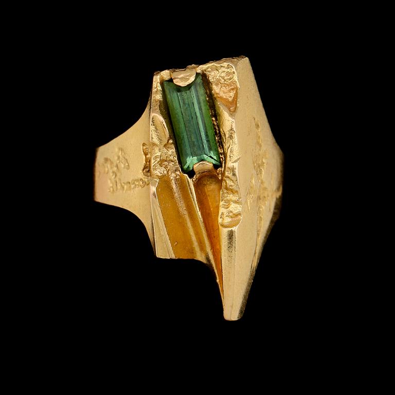 RING, 18K guld och grön turmalin, "Tourmaline River", Björn Weckström, Lapponia. Vikt ca 14,5 g.