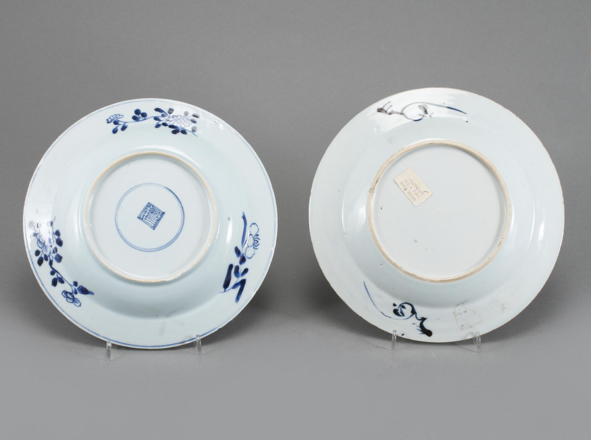 TALLRIKAR, 2 st, porslin, Kina, Kangxi, (1662-1722).