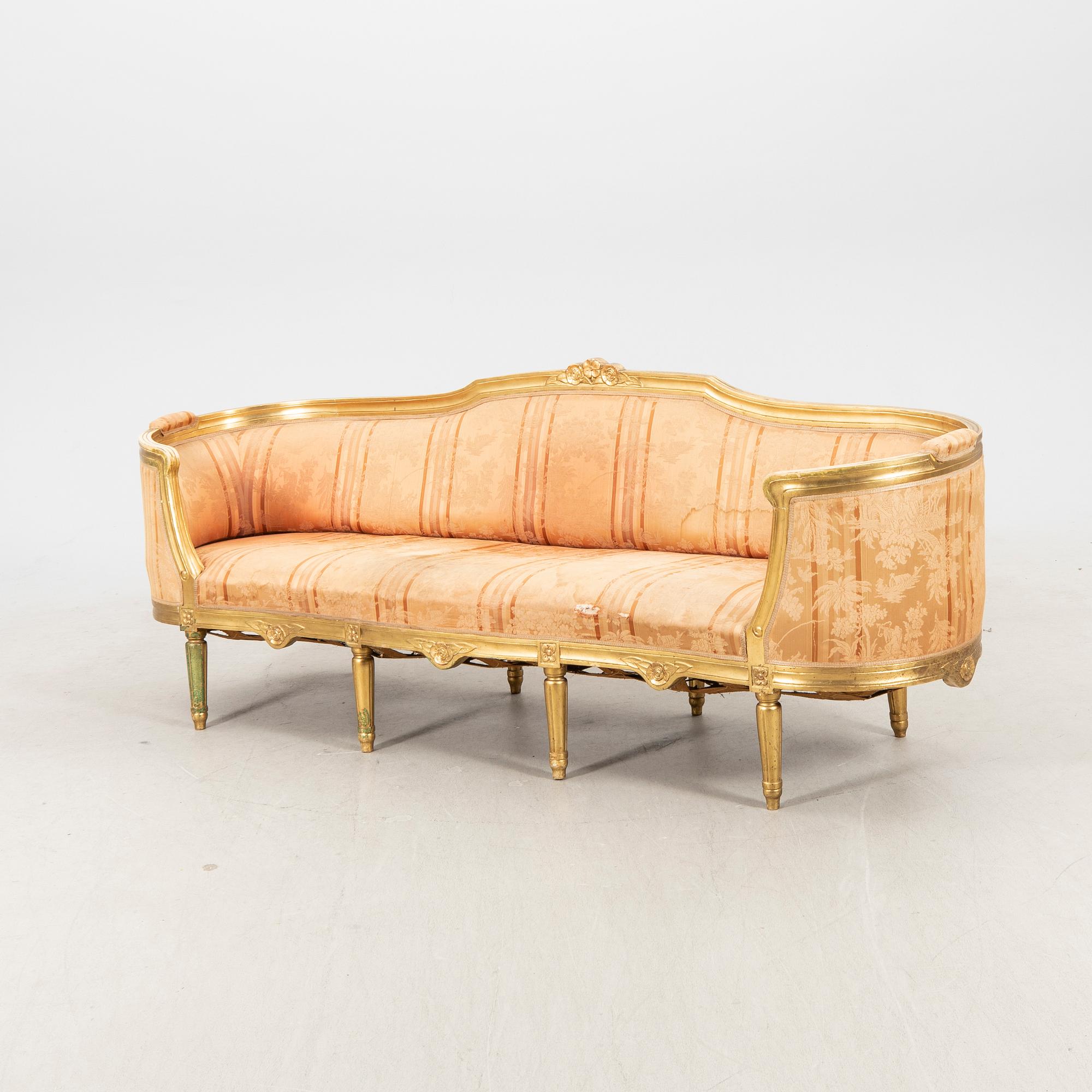 An early 20th century Gustavians style sofa.