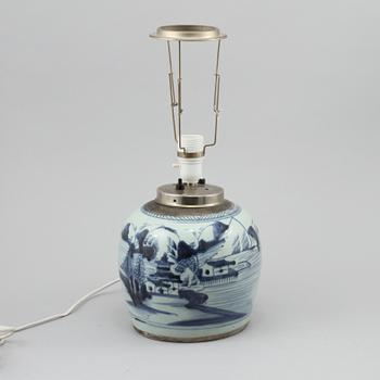 BORDSLAMPA, porslin, Kina, 1800-tal.