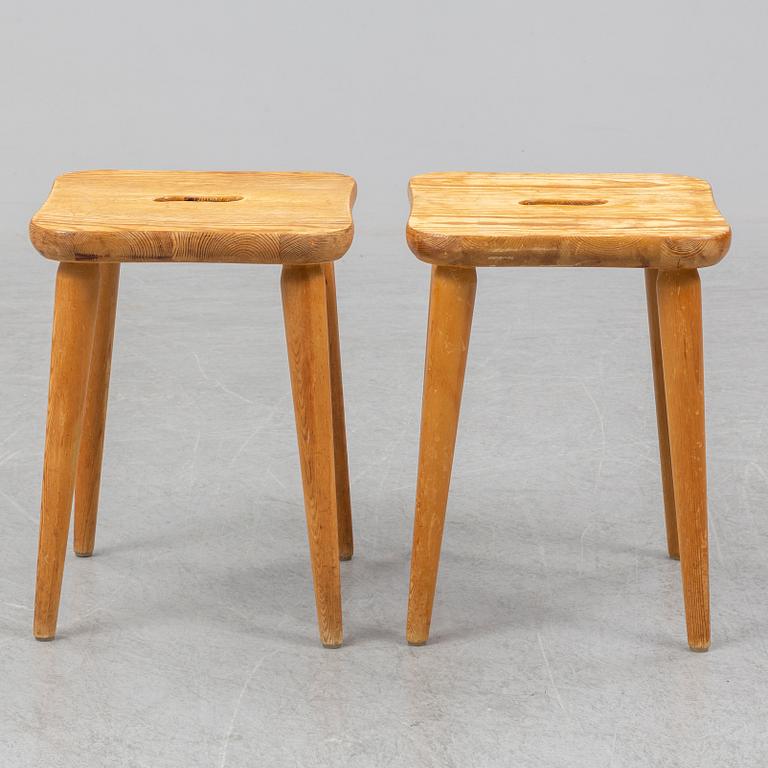 PALLAR, 2 st, Svensk Fur, 1900-talets andra hälft.