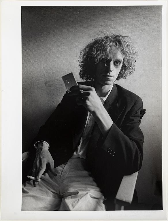 Peter de Ru, photograph signed on verso.