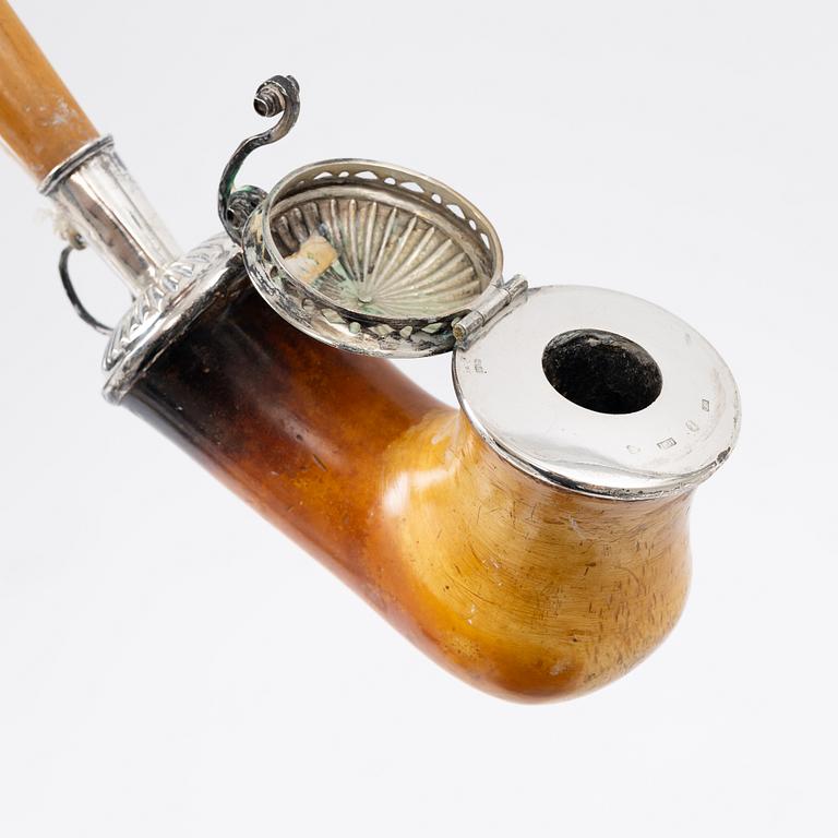 Långpipor, 5 st, silver, ben, horn, och svarvat trä, 1800-tal.