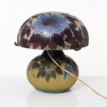 Emile Gallé, bordslampa, överfångsglas, Étabilssements Gallé, Nancy Frankrike 1920-tal.