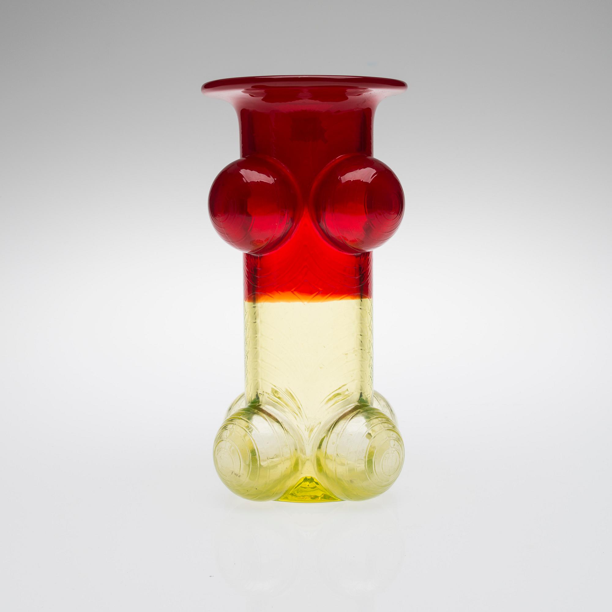 VAS, glas, "Pajazzo", signerad Nanny Still Riihimäen Lasi Oy. I produktion 1971-1974.