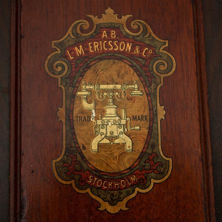 VÄGGTELEFON. LM Ericsson, sekelskiftet 1900.