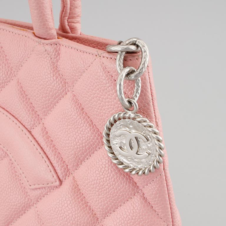 HANDVÄSKA, "Medallian Tote" Chanel.