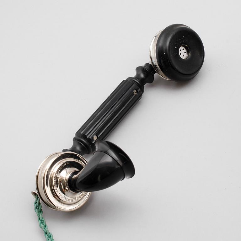 BORDSTELEFON, jubileumsmodell efter "Taxen", LM Ericsson, 1900-talets senare del.