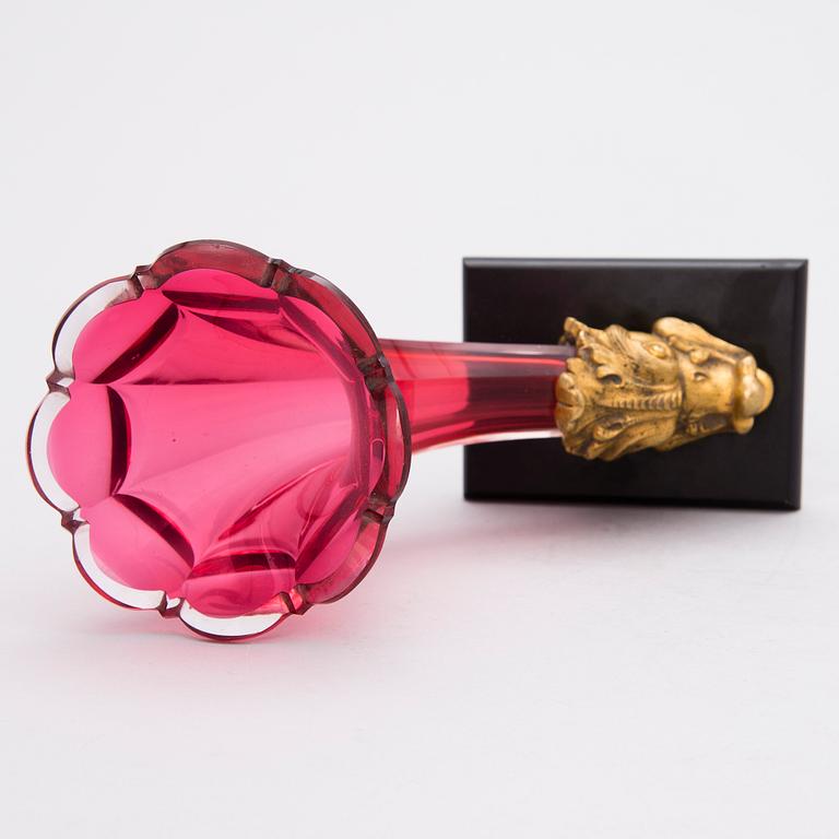 YMNIGHETSHORN / RHYTON, sannolikt Kejserliga Glasfabriken, Ryssland 1800-talets första hälft.