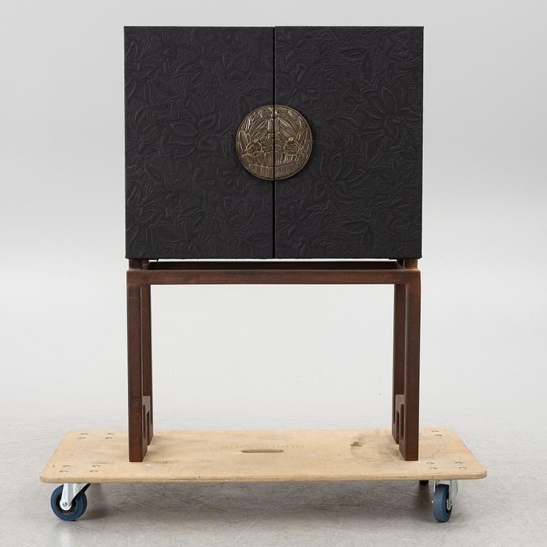 Cabinet, DIS, 2000s.