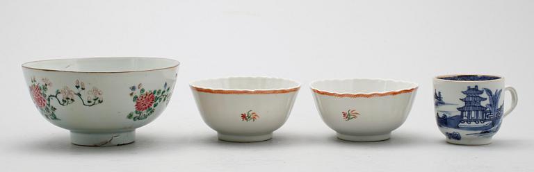 SKÅLAR, 3 st samt KOPP, porslin, Kina, Qianlong (1736-1795).