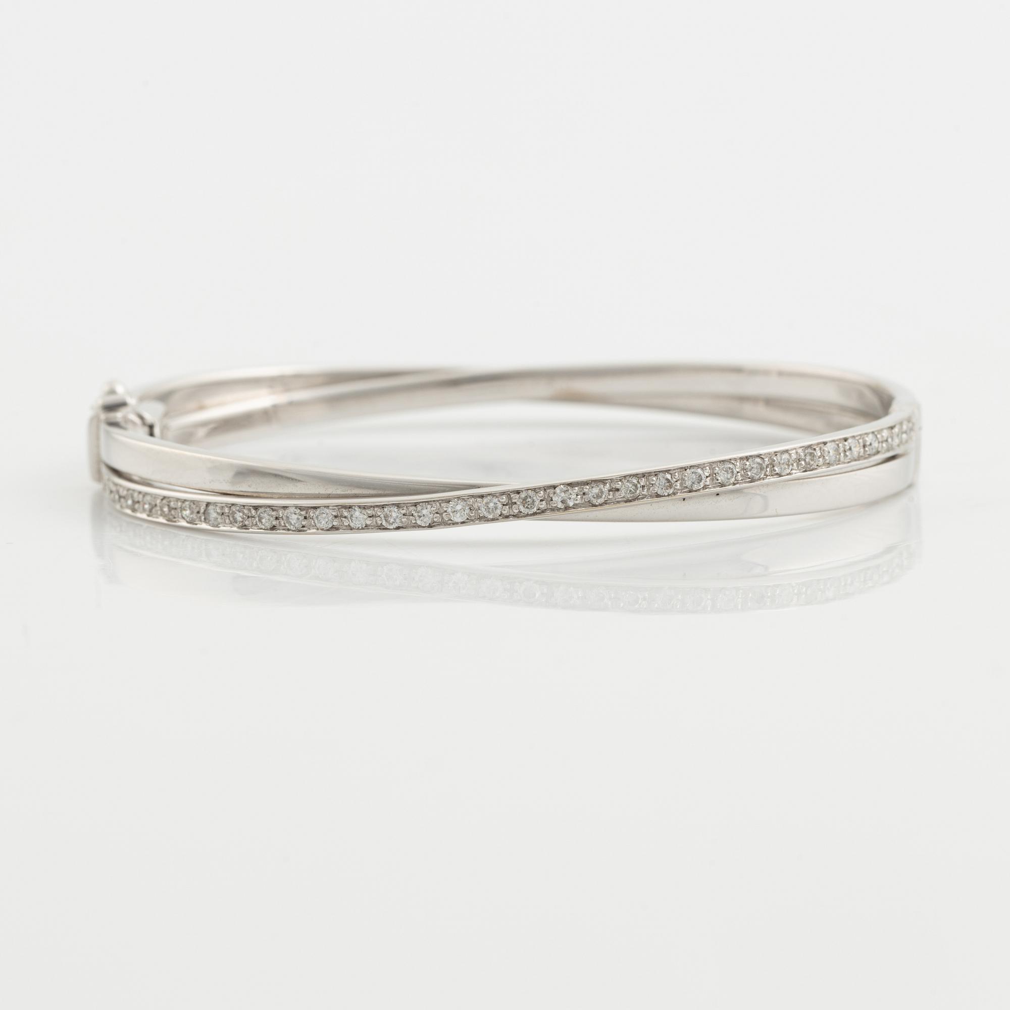 Bracelet, 18K white gold with brilliant-cut diamonds.