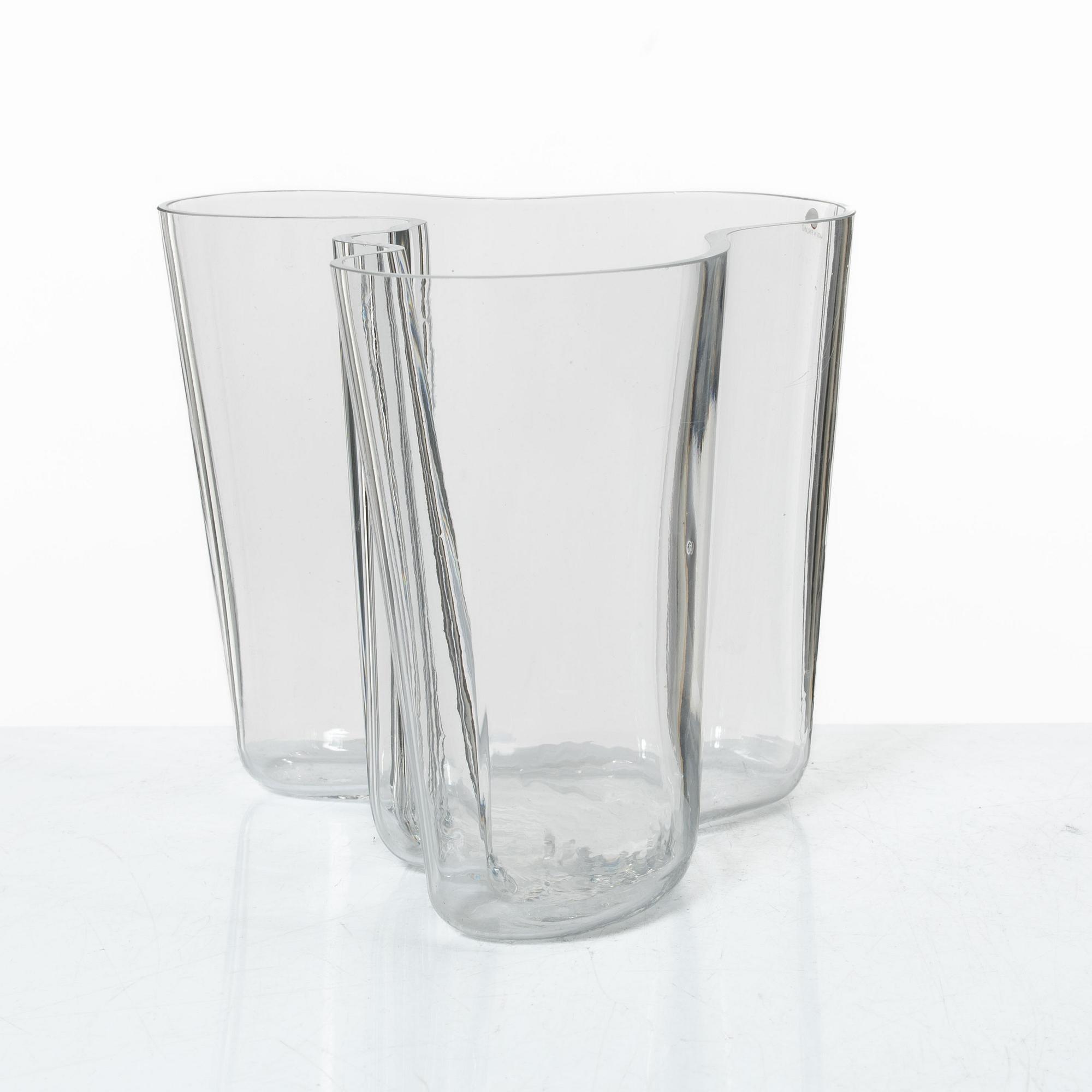Alvar Aalto, a 'Savoy' glass vase, model 3030, Iittala, Finland.