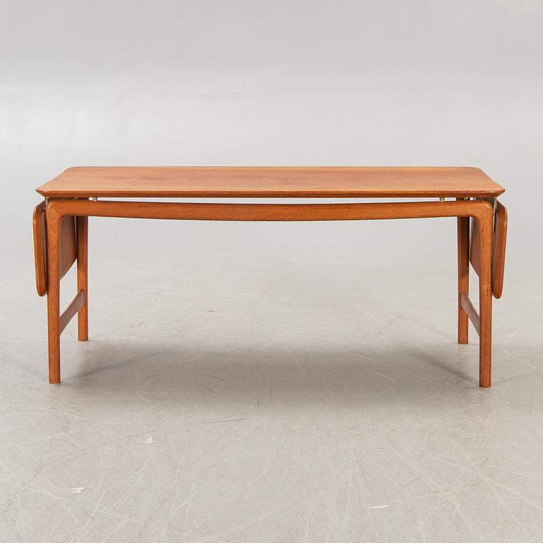 Peter Hvidt & Orla Mølgaard Nielsen,.