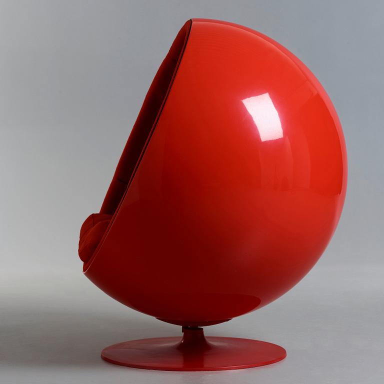 Eero Aarnio, a 'Ball chair', Asko, Finland ca 1971.