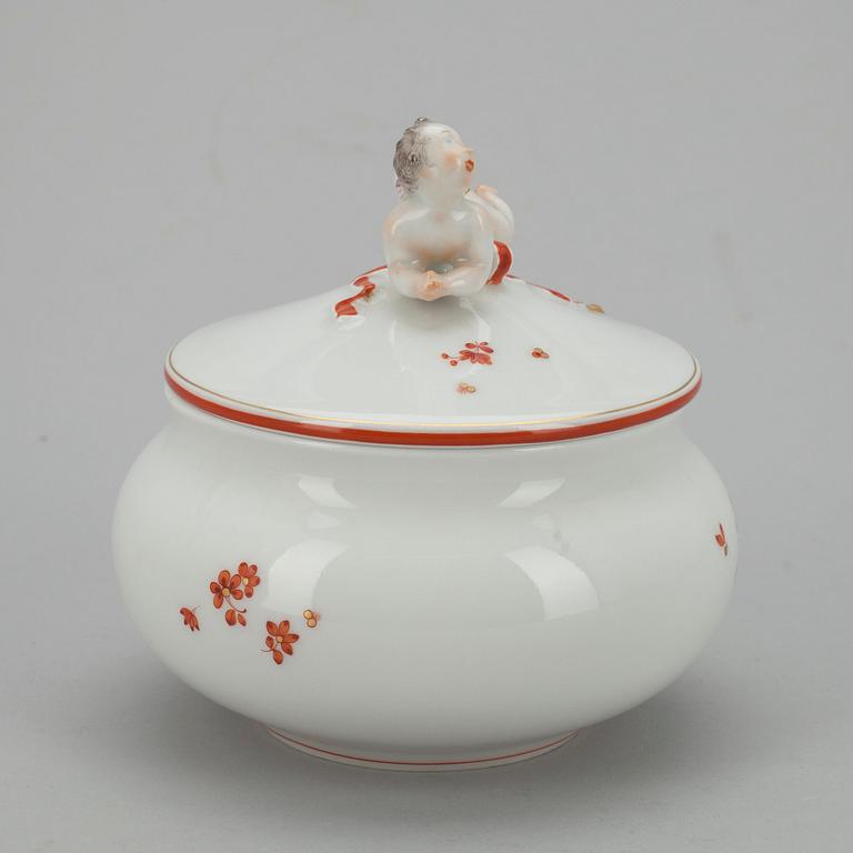 SKÅL MED LOCK, porslin, Meissen 1934-1972.