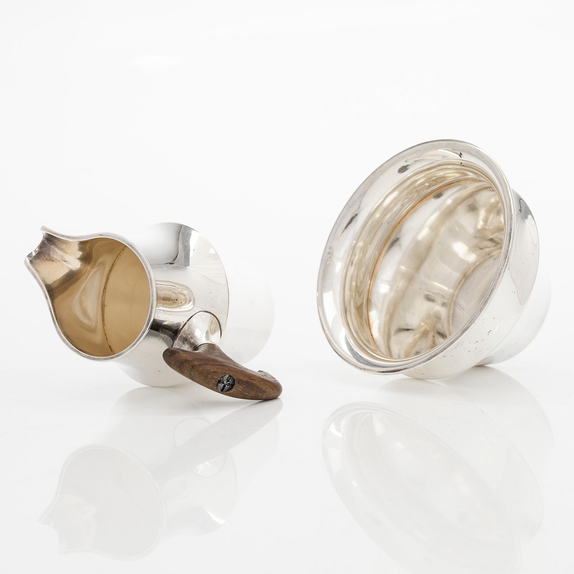 Tapio Wirkkala, A silver cream jug and sugar bowl, 'TW 176', Kultakeskus, Hämeenlinna 1965.