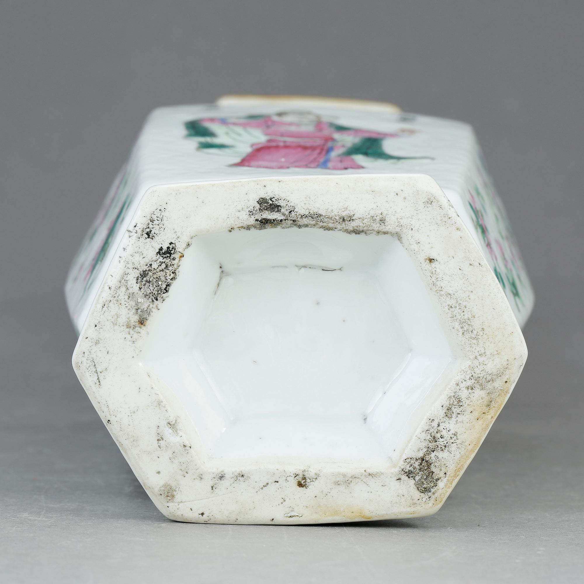 VAS, porslin, Kina, 1800-tal.