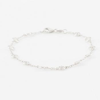 Bracelet, 18K white gold with brilliant-cut diamonds.