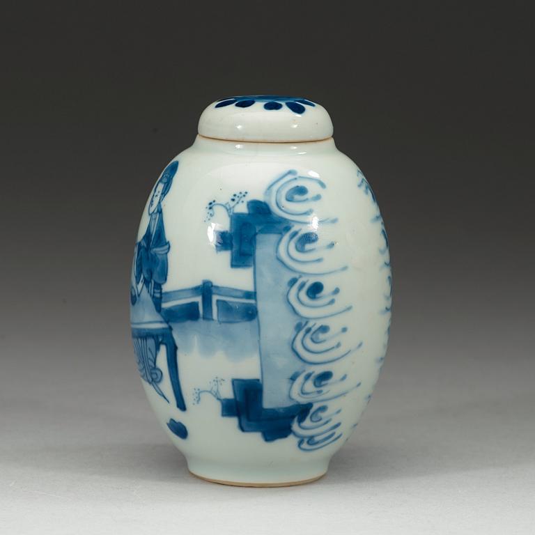 A blue and white tea caddy with cover, Qing dynasty Kangxi (1662-1722).