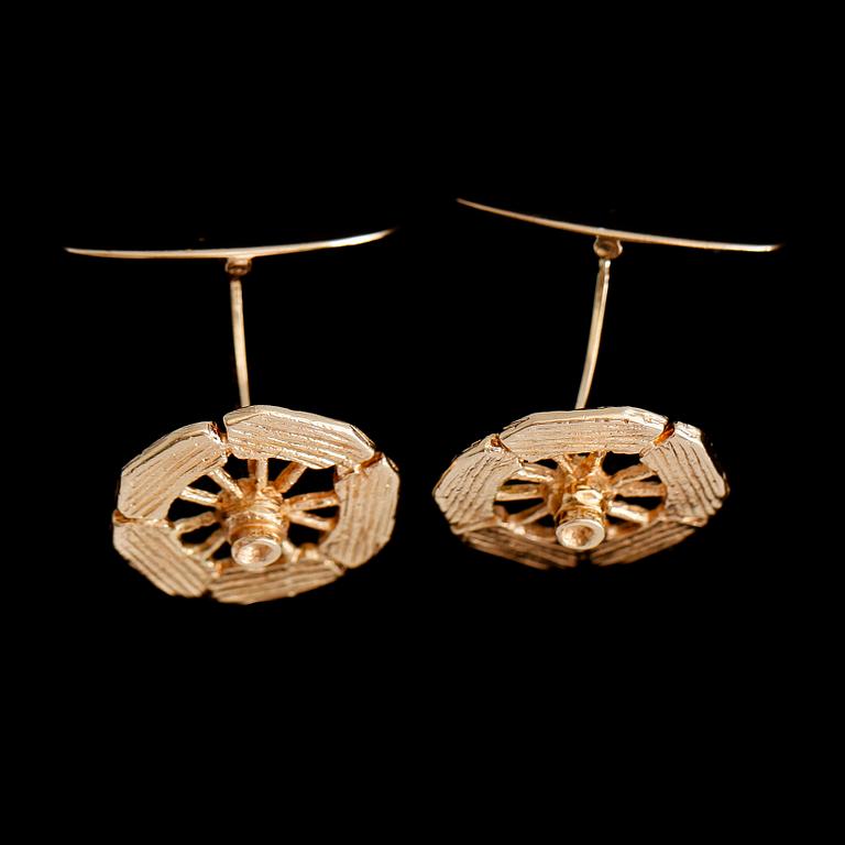 MANSCHETTKNAPPAR, 1 par, 18 k guld, svenska stämplar 1969. Total vikt ca 8 g.
