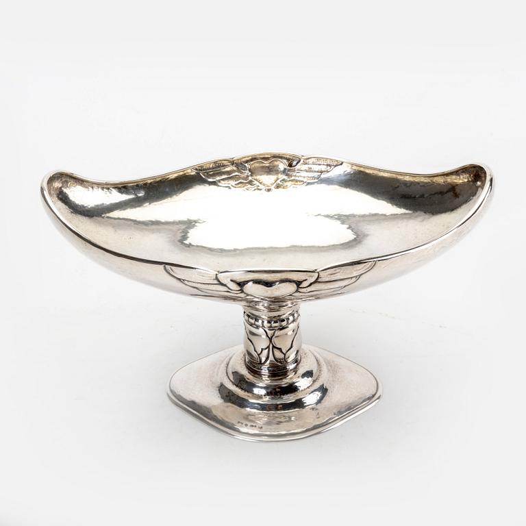 A Swedish 20th century silver bowl mark of C Sandberg ystad 1917, weight 366 grams.