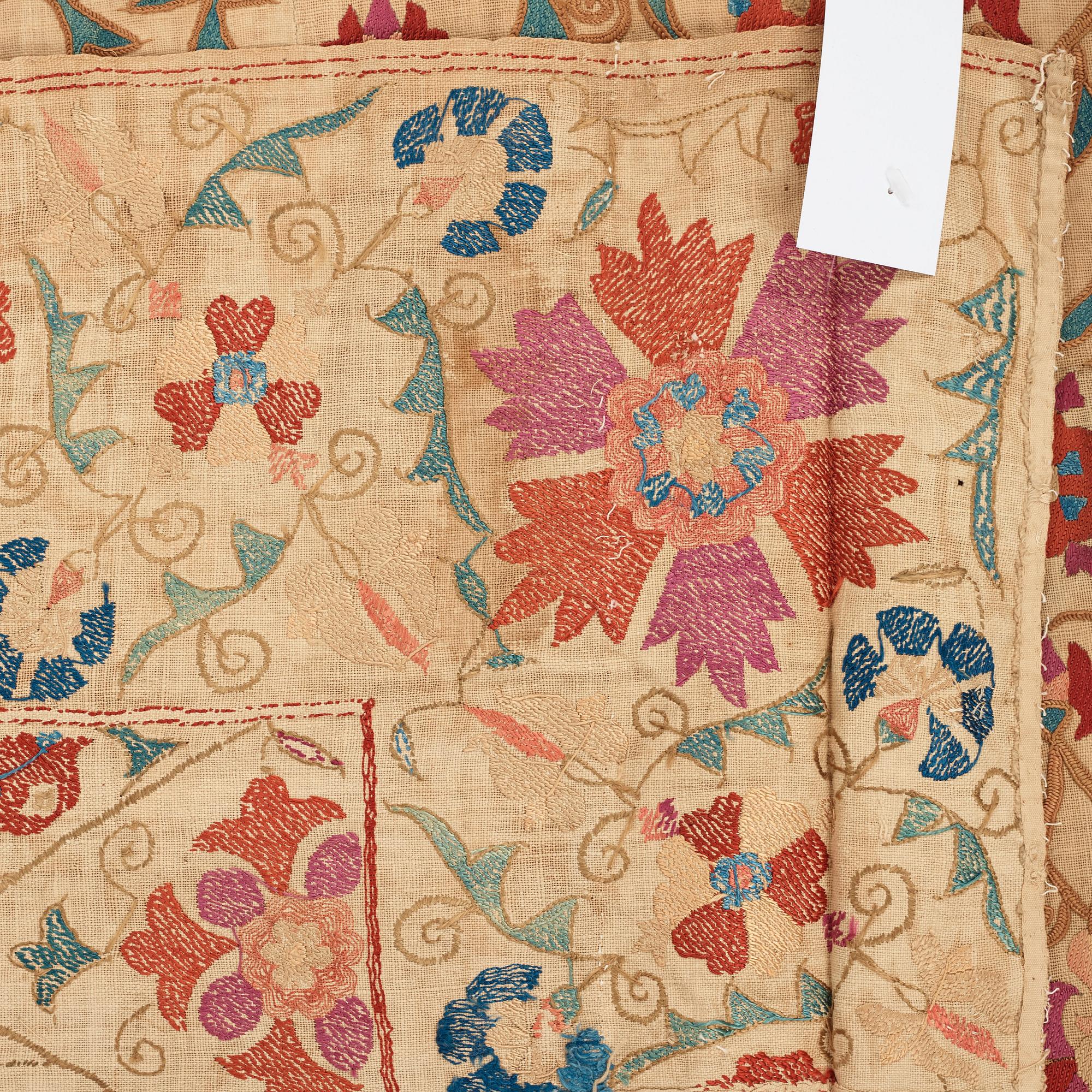 ANTIKT UZBEKISTANSKT SUZANIBRODERI, ca 230,5 x 160 cm.